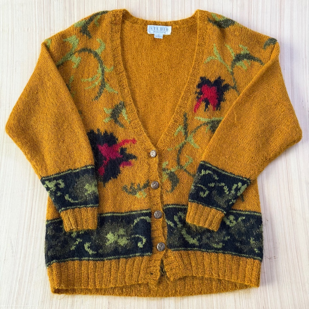 Studio Mustard Floral Cardigan